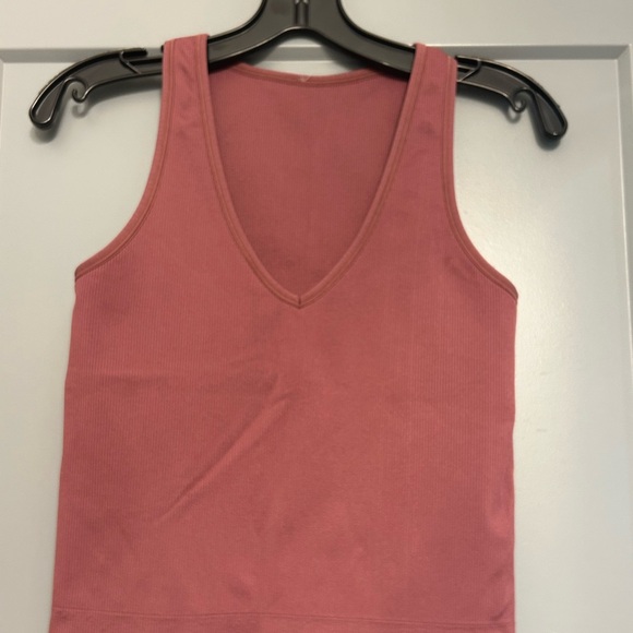 Athleta Tops - Athleta Signature V-Neck Ribbed Tank